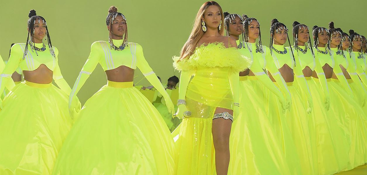 Просто погледнете прозрачната рокля на Бионсе...