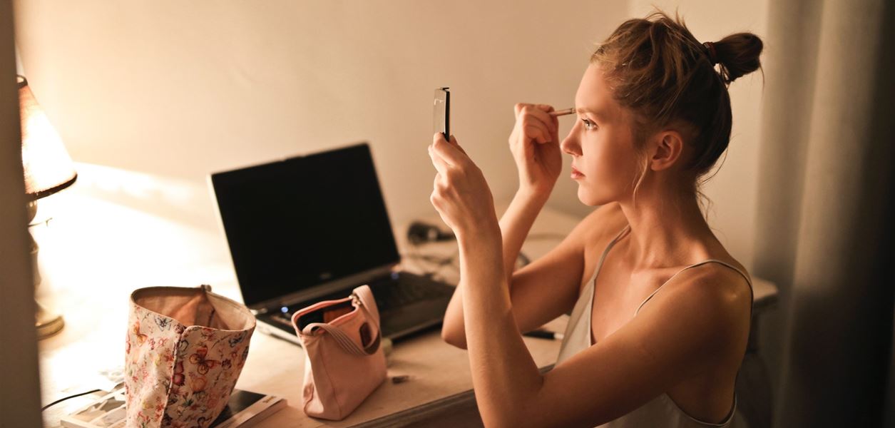 7 трика гримът ти да не се събира в гънките