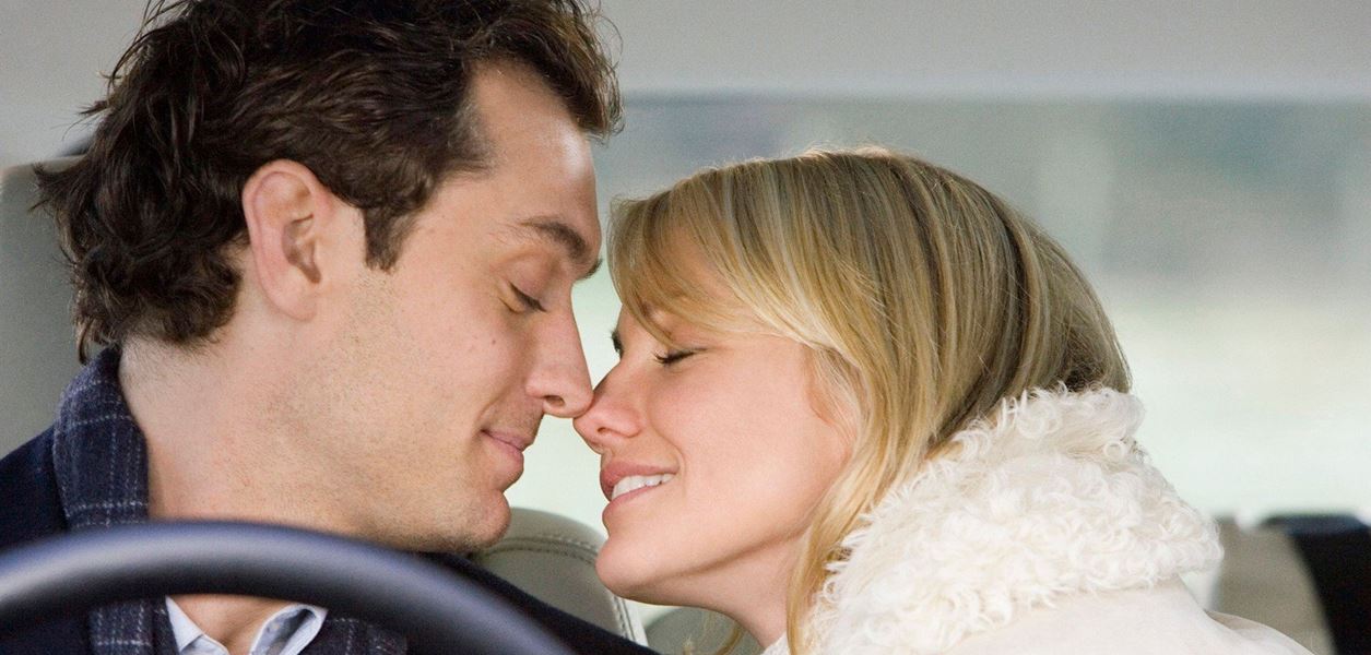 Apple TV+ подготвя минисериал по култова романтична комедия от 2000-те