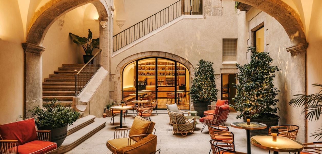 Синьо лято в Жирона