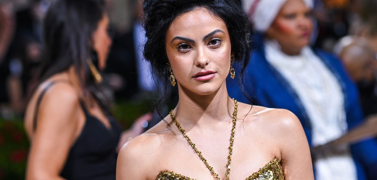 Камила Мендес проговори за хранителното разстройство по време на &quot;Ривърдейл&quot;