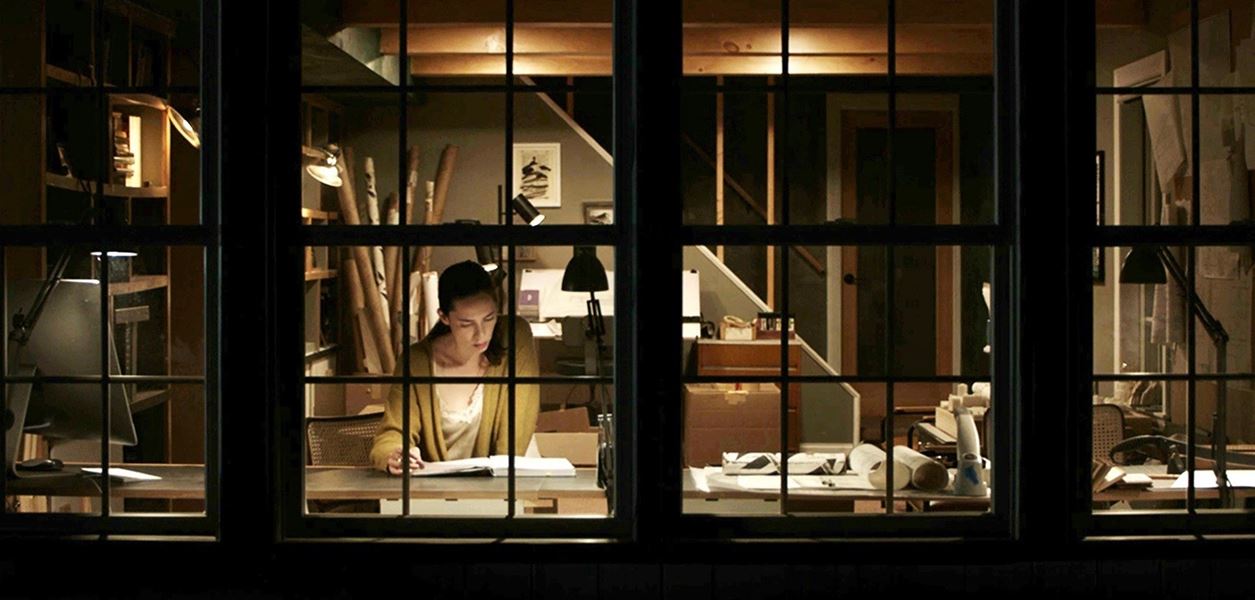 Ребека Хол ни отвежда на прага между реалността и свръхестественото