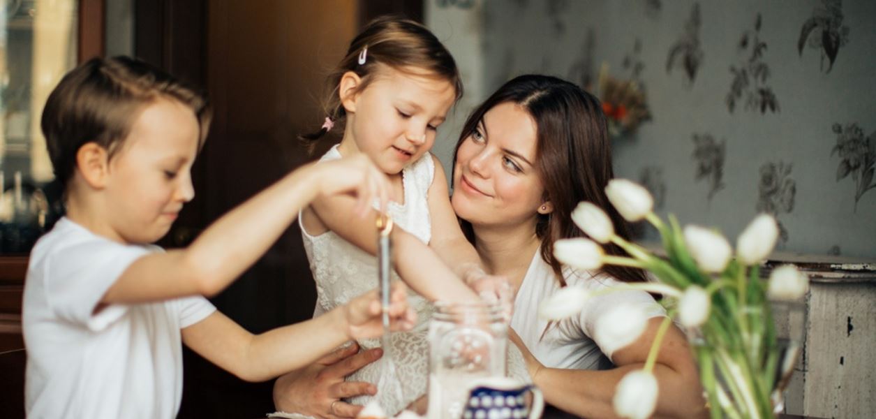 Три от зодиите се славят като най-добрите майки