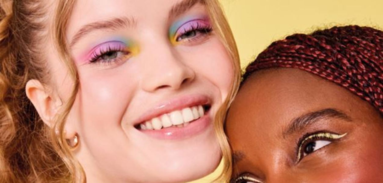 Готови ли сте да сияете, да се забавлявате и да играете? Нека го направим - с essence!