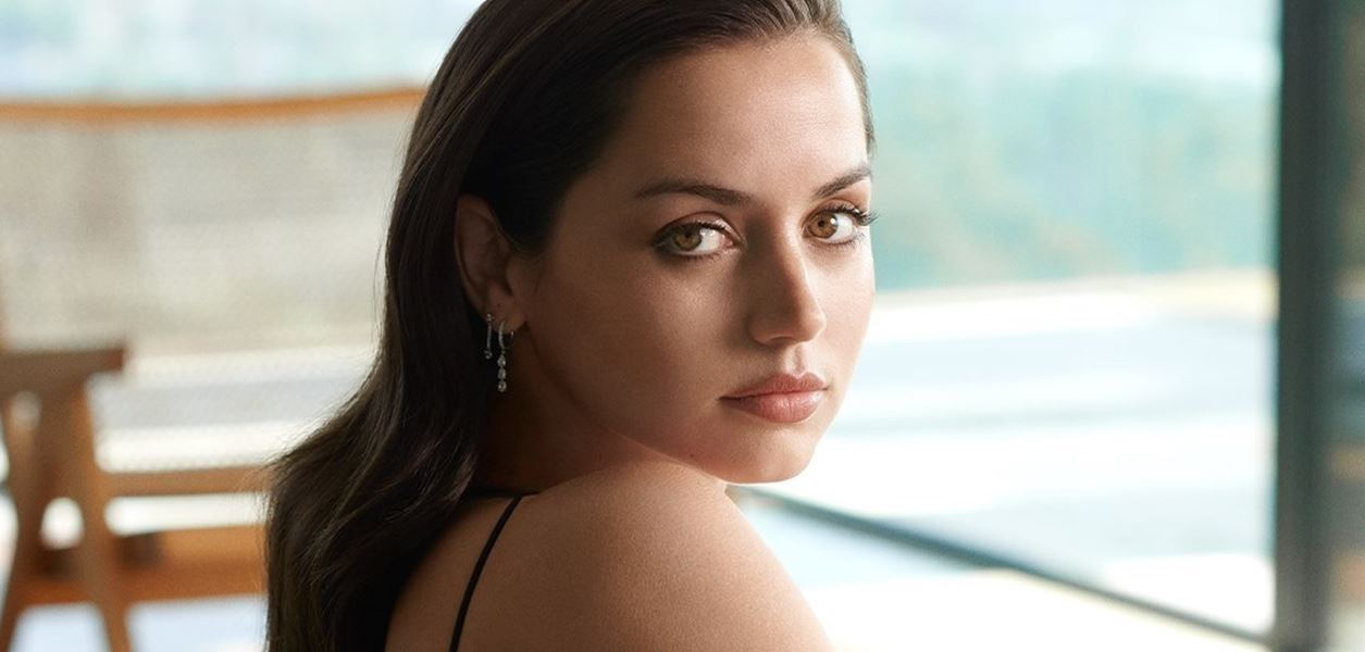 Ана де Армас е новото лице на Estee Lauder