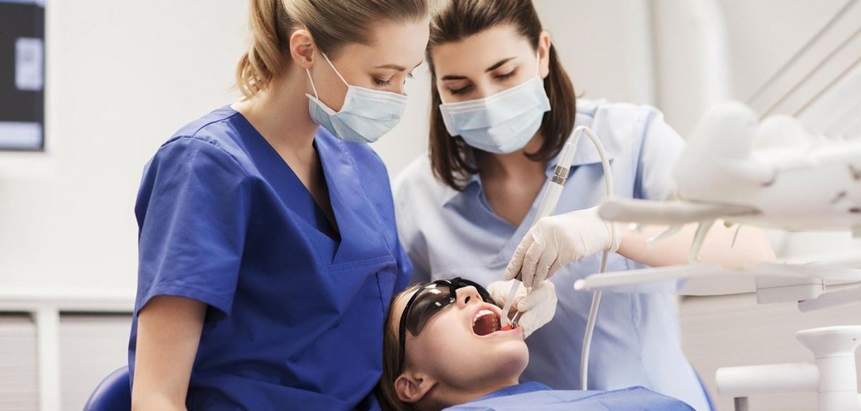 Безплатни стоматологични прегледи за деца през октомври