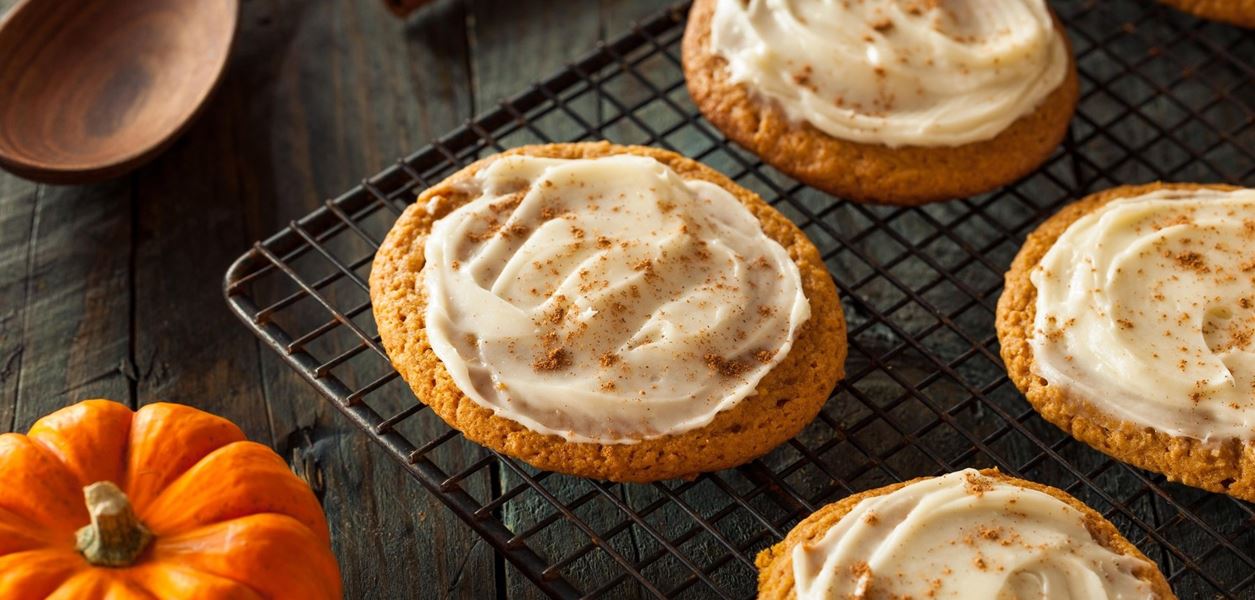 Меки тиквени бисквитки с канела и индийско орехче