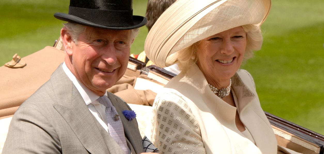 Камила и принц Чарлз ни канят в новия си читателски клуб