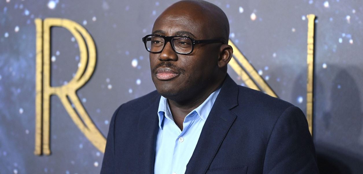 Едуард Енинфул ще разкаже историята си в мемоар