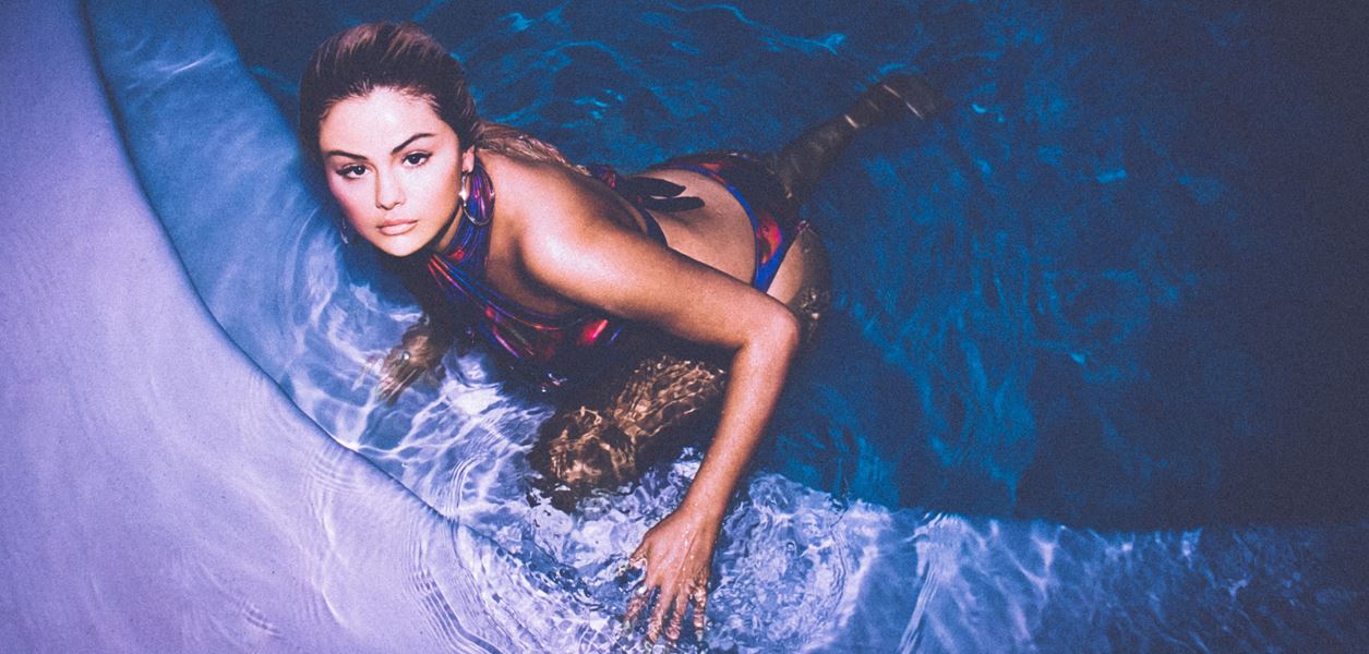 Новата капсулна колекция бански на Селена Гомес е ПОЖАР