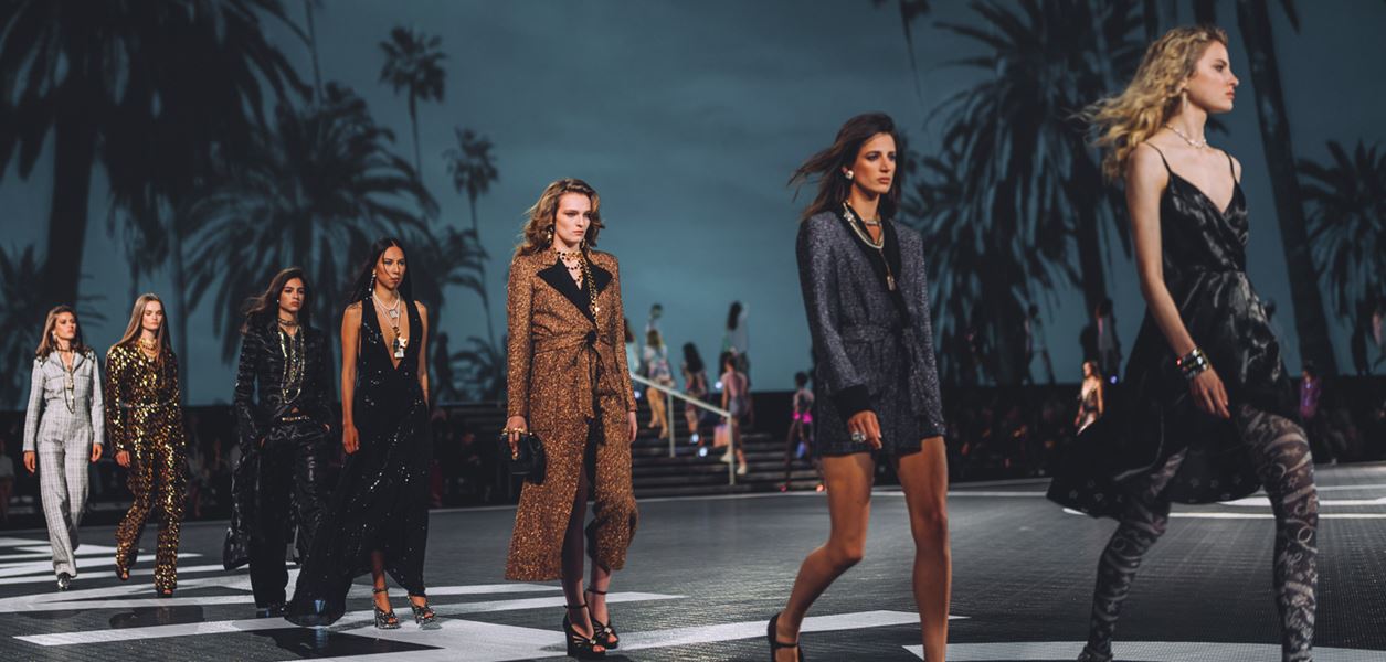 CHANEL ни дърпа към дансинга и енергията на Ел Ей