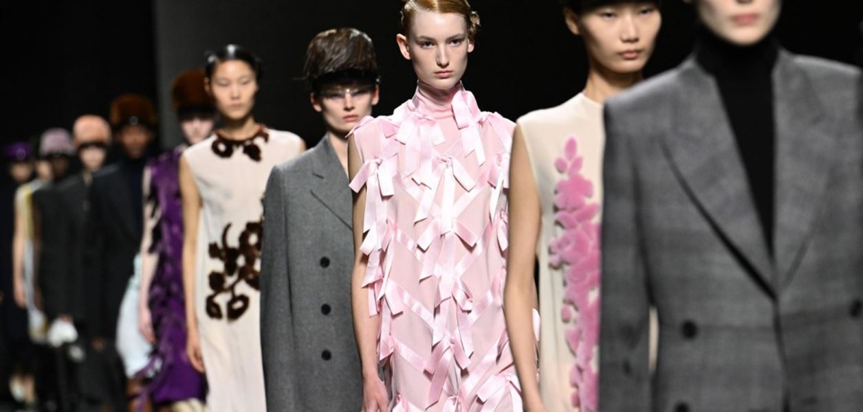 &quot;Инстинктивна романтика&quot; от Prada на Седмица на модата в Милано