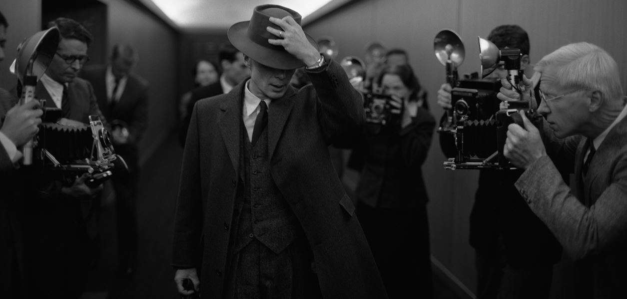 Кристофър Нолан се завръща в играта с &quot;Опенхаймер&quot;