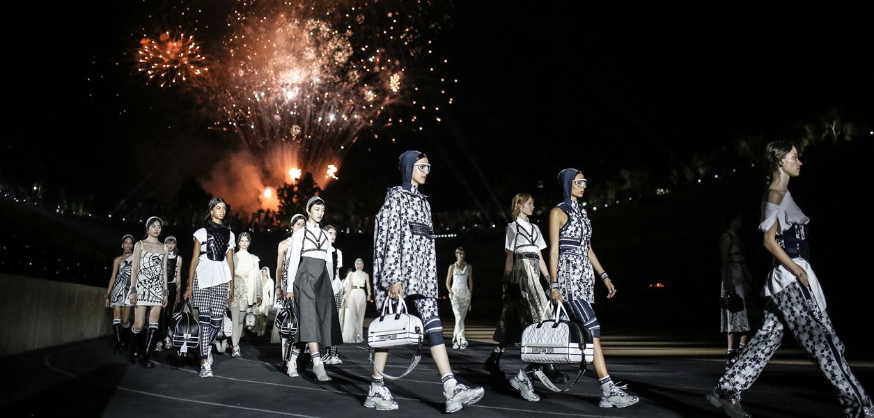 Dior Cruise 2022 носи магията на Древна Гърция