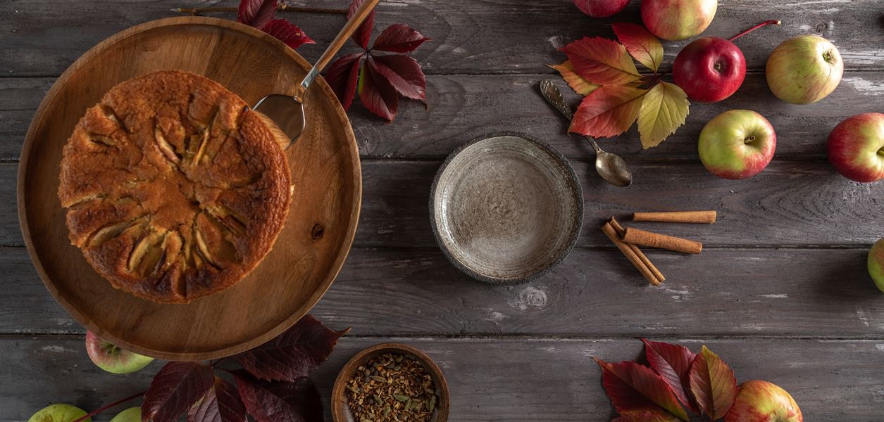 Най-сочният сладкиш с ябълки, който сте опитвали