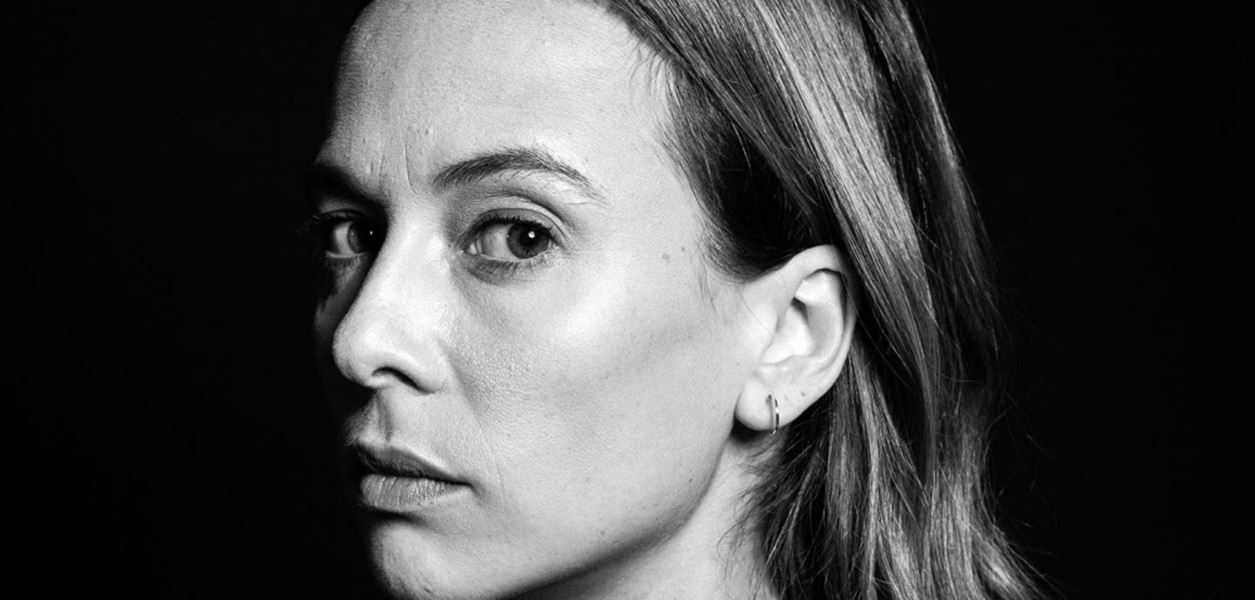 Весела Бабинова представя първия си моноспектакъл