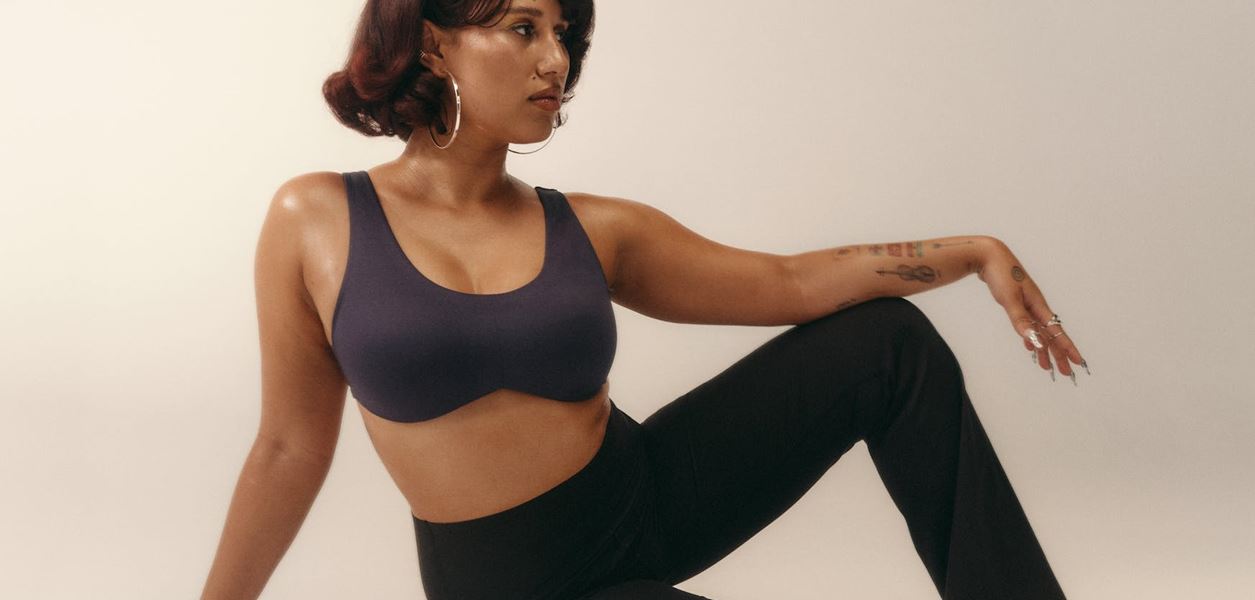 RAYE продължава да се движи напред с H&amp;M Move