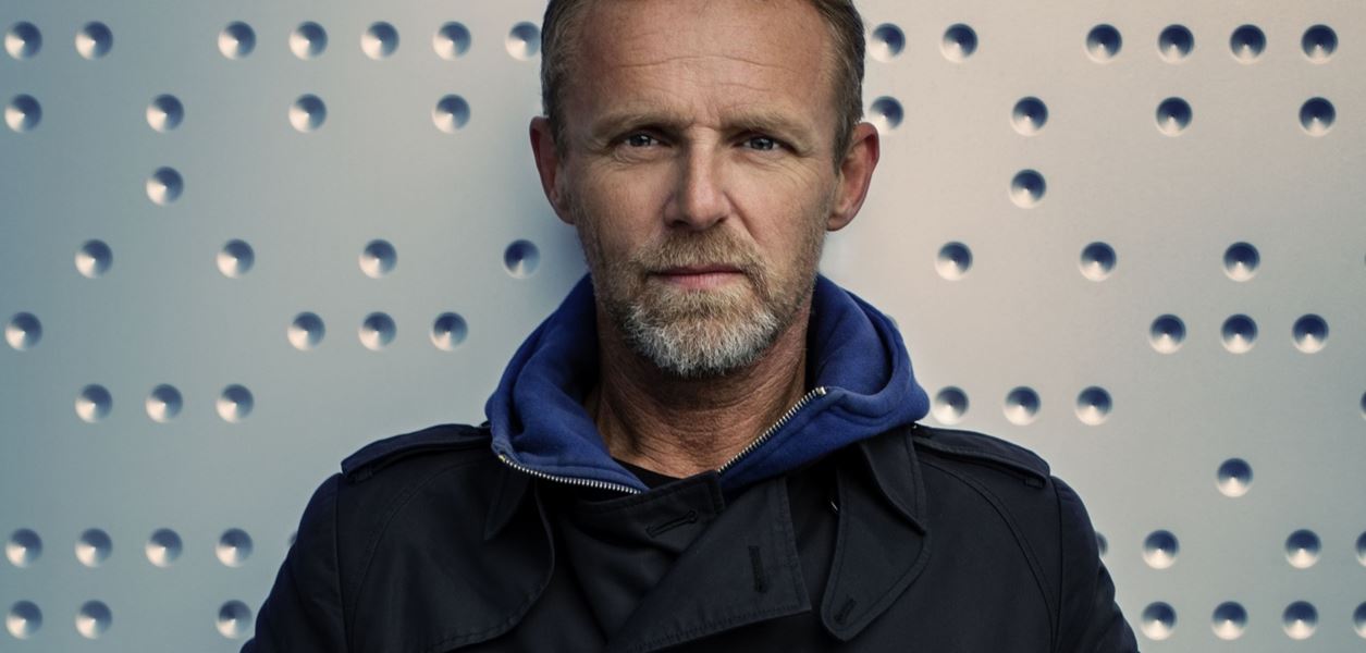 Ю Несбьо със специална изненада за българските фенове