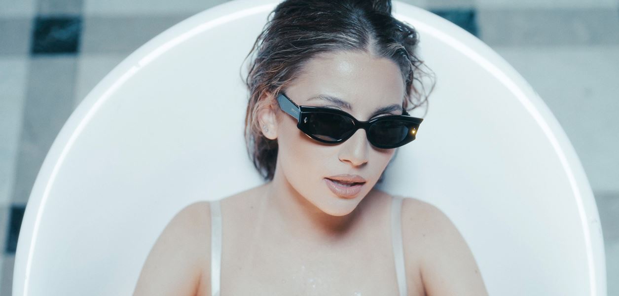 Михаела Маринова представя "Герой"