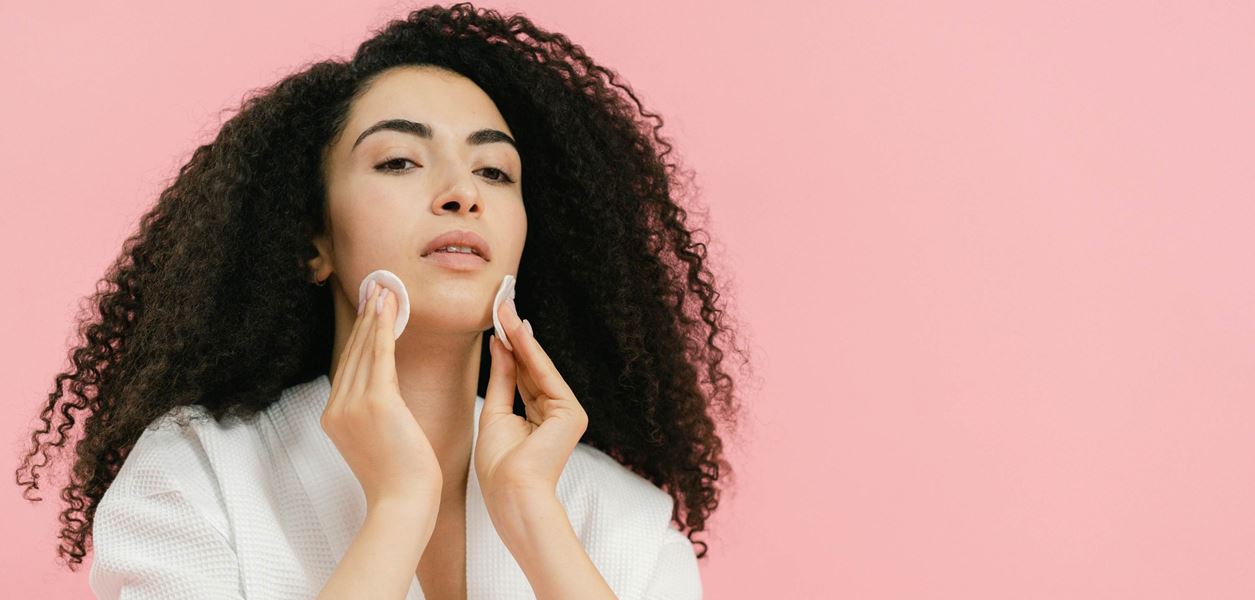 Балсам, олио или мицеларна вода – кой е най-добрият избор за твоята кожа?