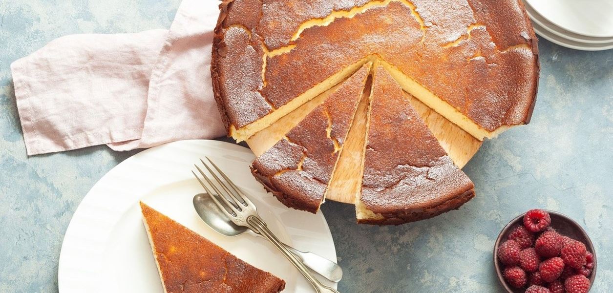 Баски чийзкейк със сладко от малини