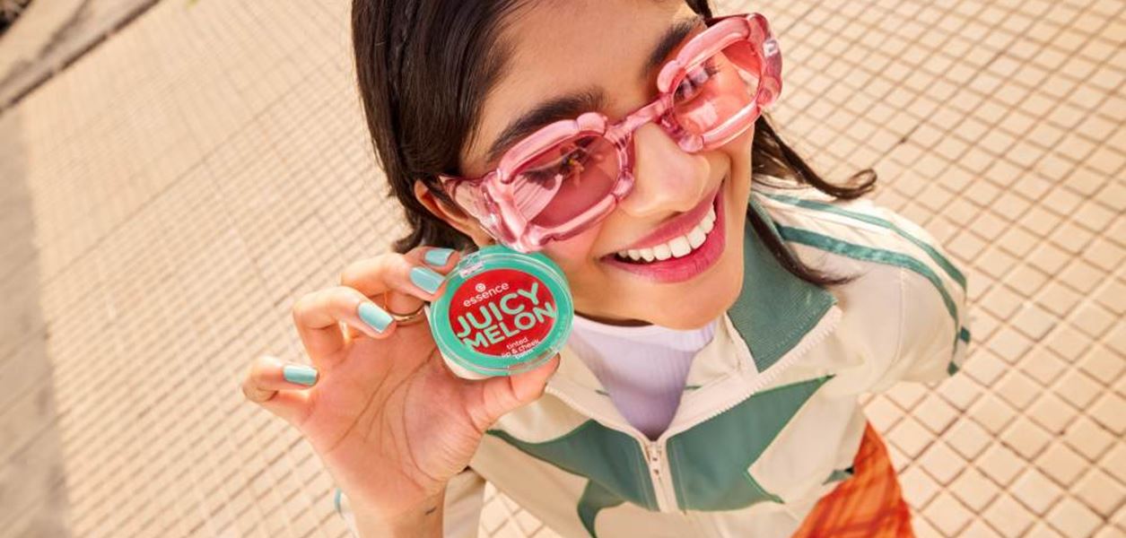 So juicy, so you! Добре дошла в най-сочната бюти вселена на essence