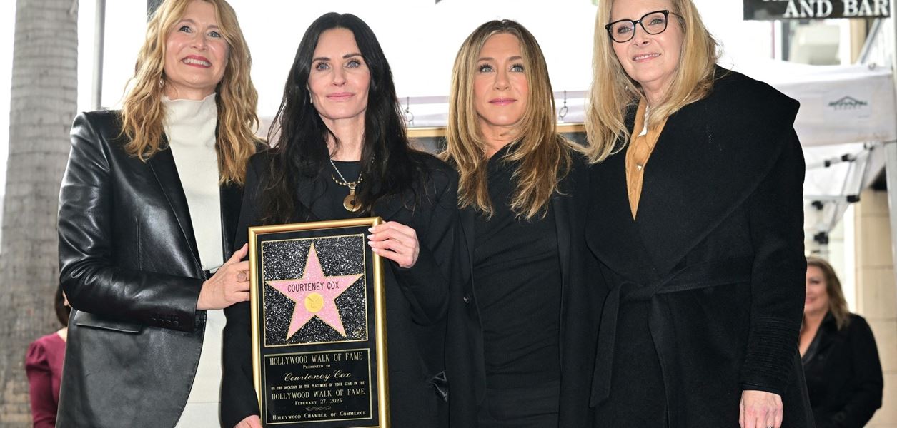 Кортни Кокс, Дженифър Анистън и Лиса Кудроу са като семейство