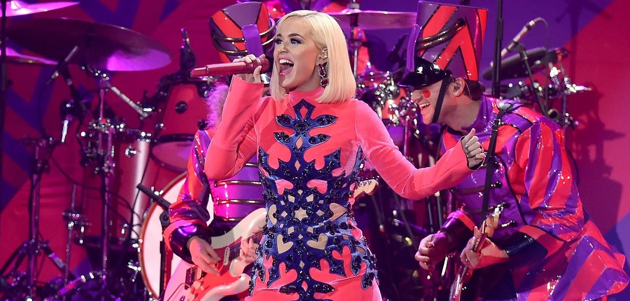 Коледа още през октомври. Благодарим, Кейти!