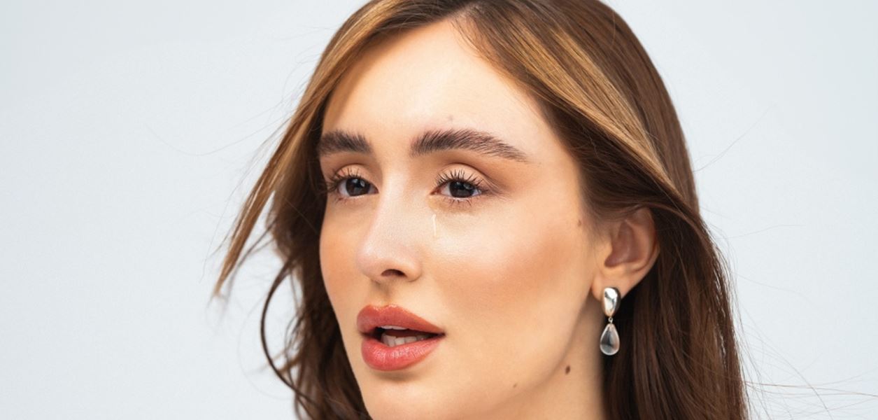 Дара Екимова възпява &quot;Славата&quot; в нов сингъл