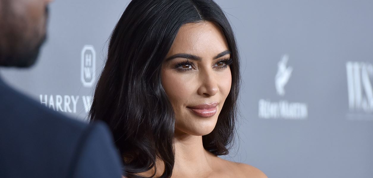 Ким Кардашиян - обвинена в кражбата на древна римска статуя