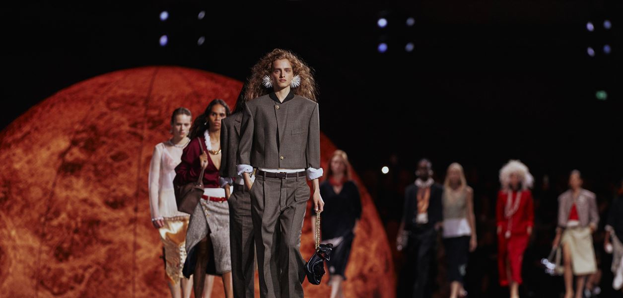 CHANEL SS26: Дебютът на Матю Блейзи и новото лице на класиката