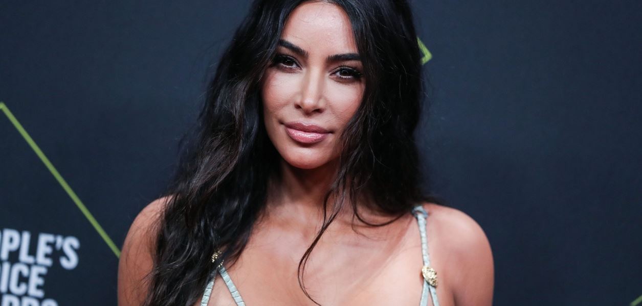 Ким Кардашиян ще разследва тройно убийство