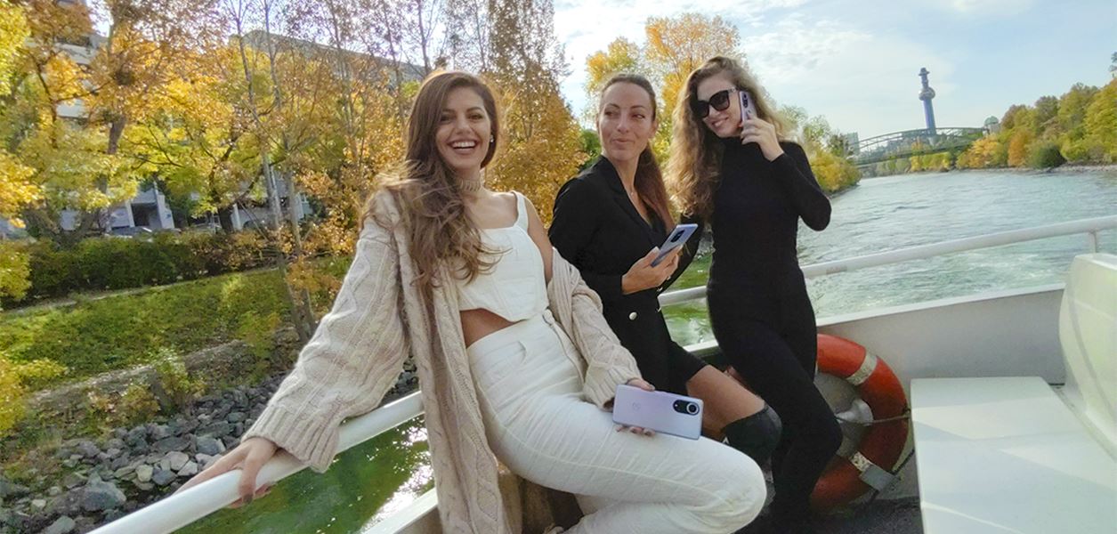 Три жени, един телефон