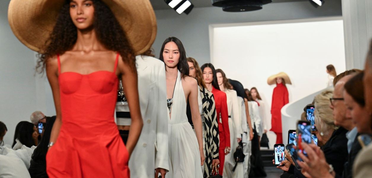 Модерна чувственост и минимализъм от Ralph Lauren за SS26