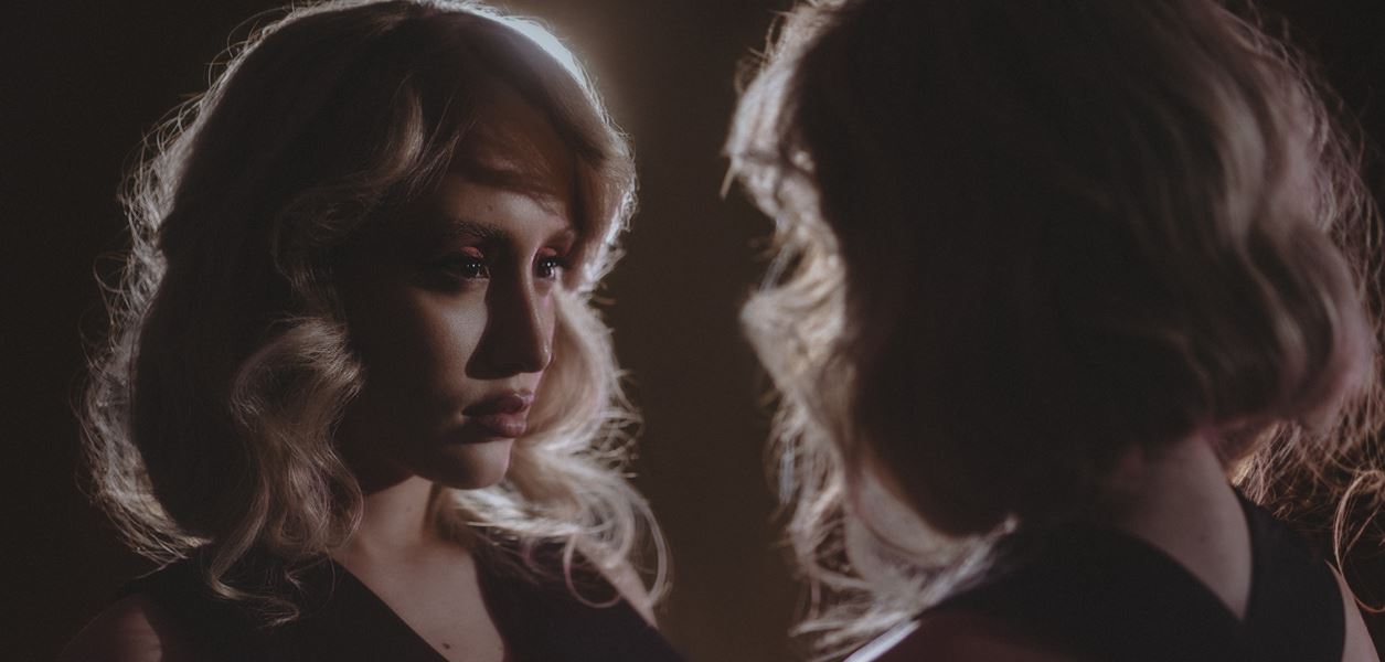 Петата стихия? О, казва се Дара Екимова