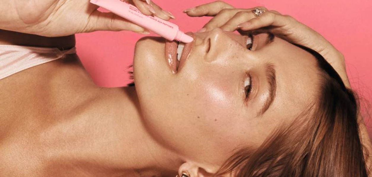 Съвременните продукти за устни: новата алтернатива на бижутата