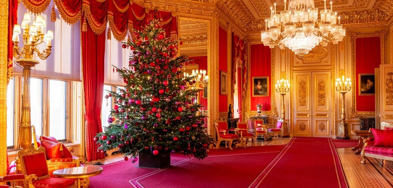 Коледната декорация в Уиндзор носи спомени от миналото