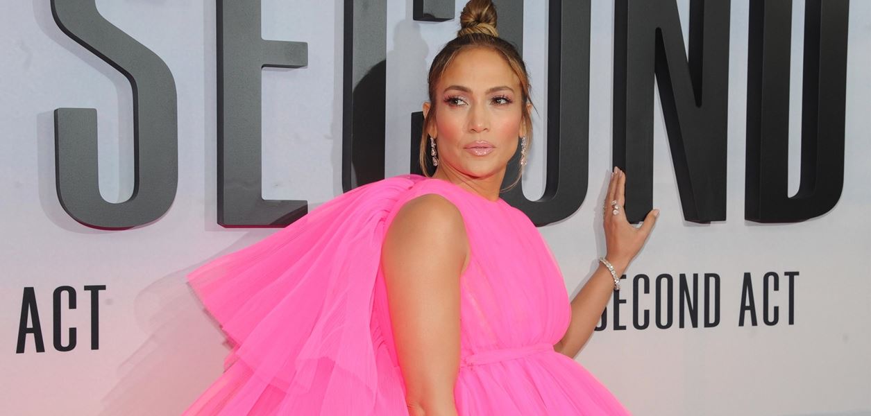 Да, Джей Ло носи онази гривна от 2002 г.