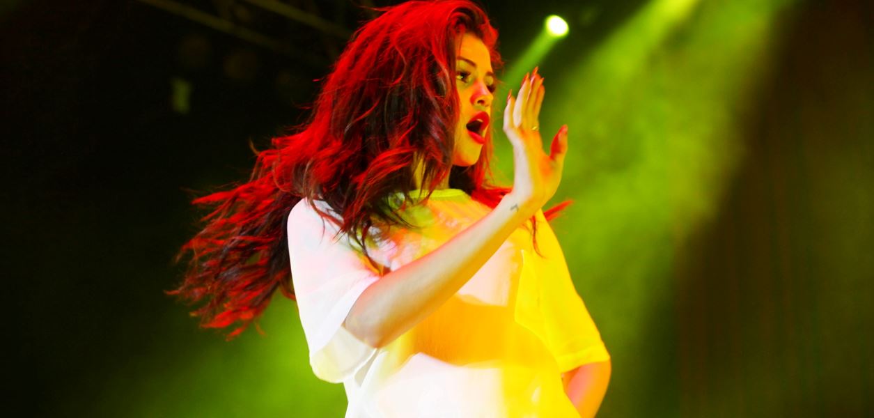 Селена Гомес представя първото си испаноезично EP