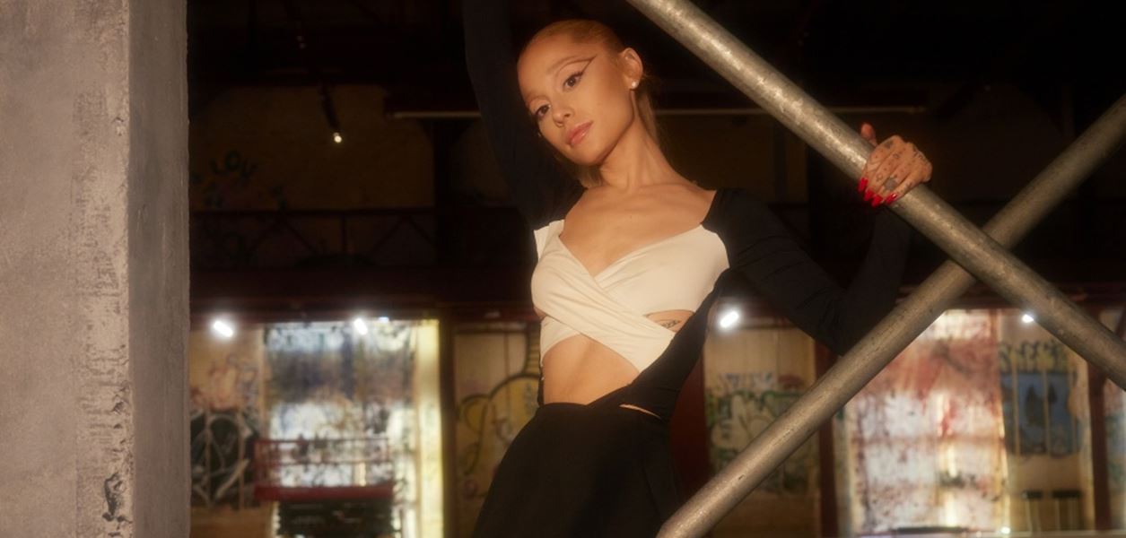 Ариана Гранде се завърна с нов сингъл