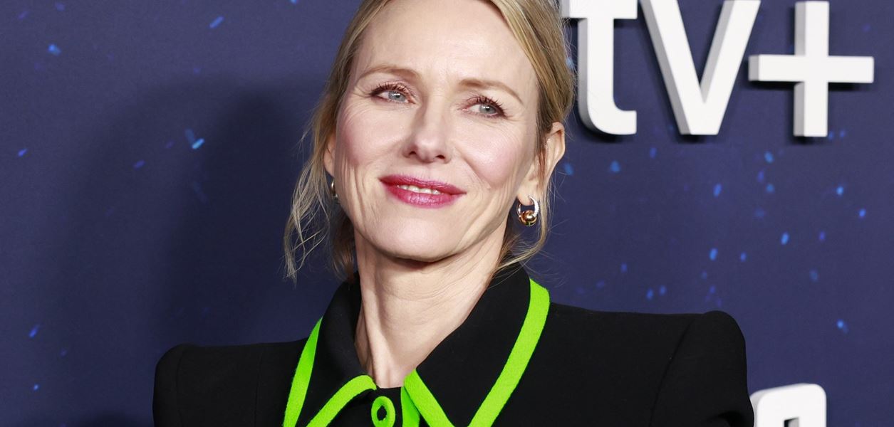 Наоми Уотс показа разкошен годежен пръстен