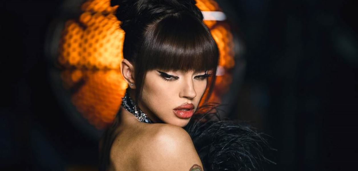 DARA изненадва с първа балада