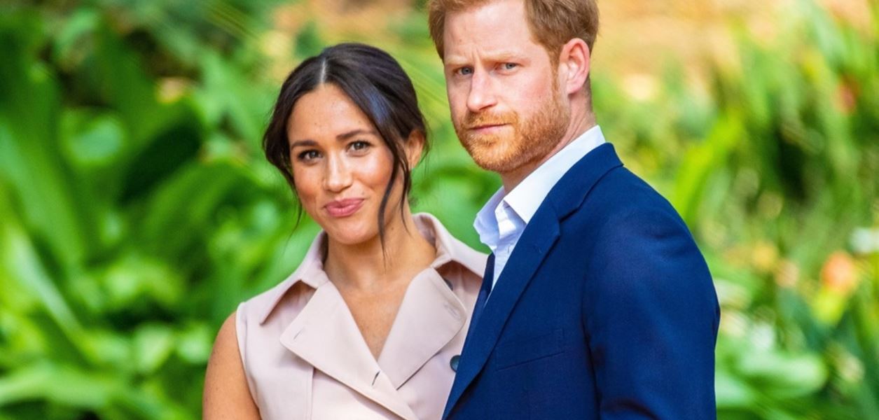 Кралският двор смекчи тона с Меган и Хари