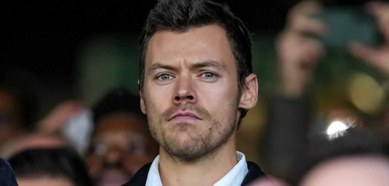 Хари Стайлс е отново сам