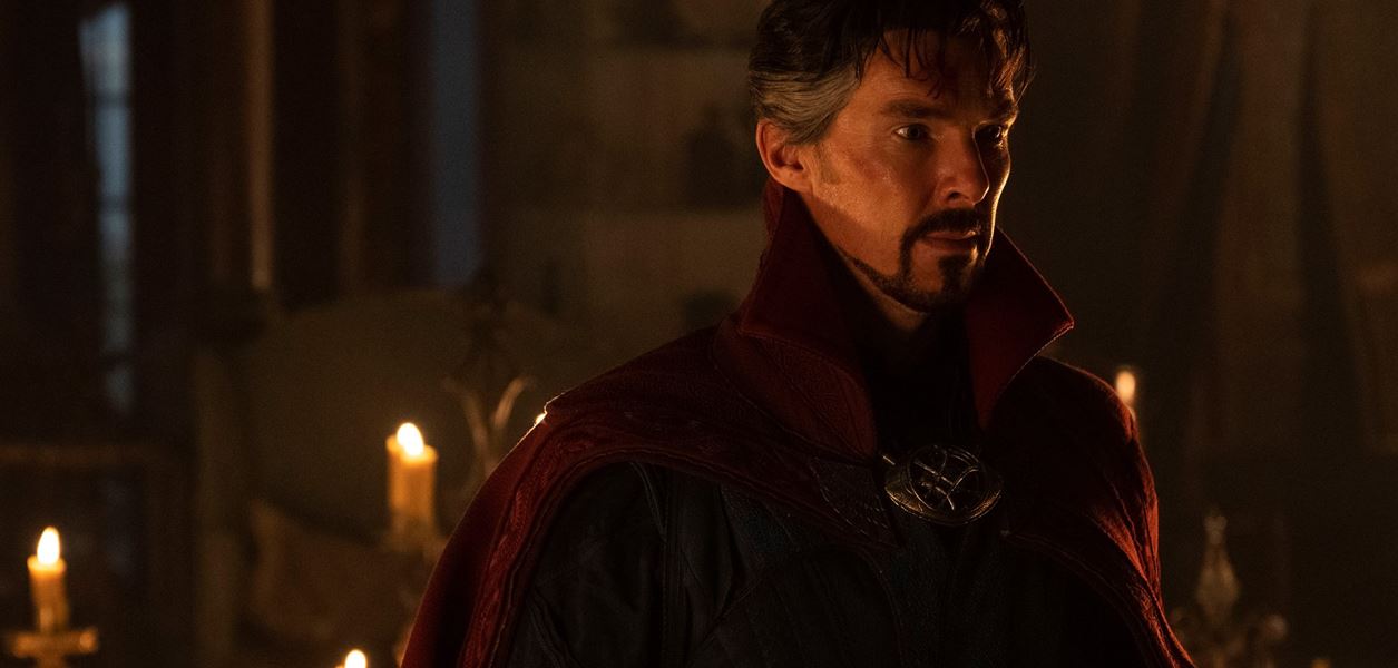 Бенедикт Къмбърбач ни кани в Мултивселената на лудостта