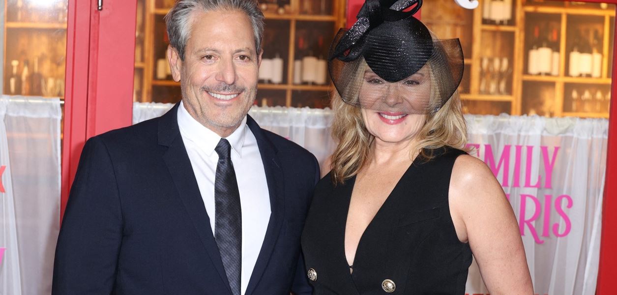 Ким Катрал може да участва в &quot;Emily in Paris&quot;