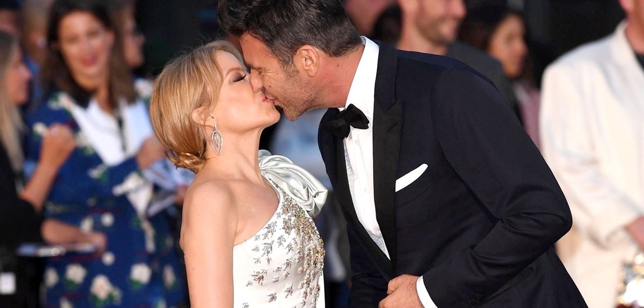 Кайли Миноуг е сгодена!