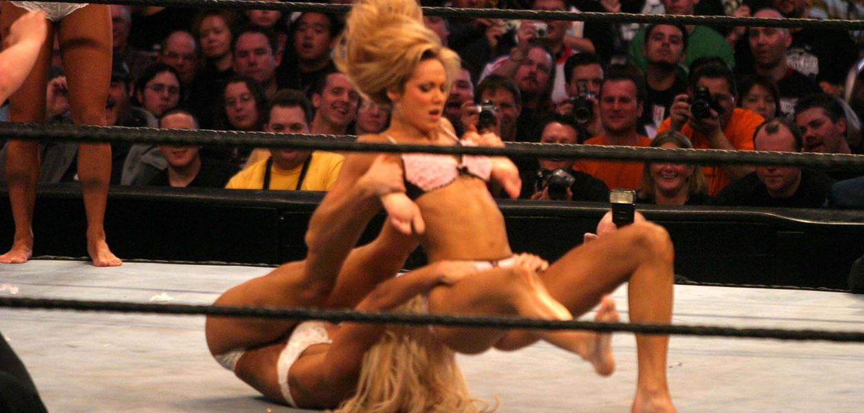 Истински удивителната история на жените в кеча