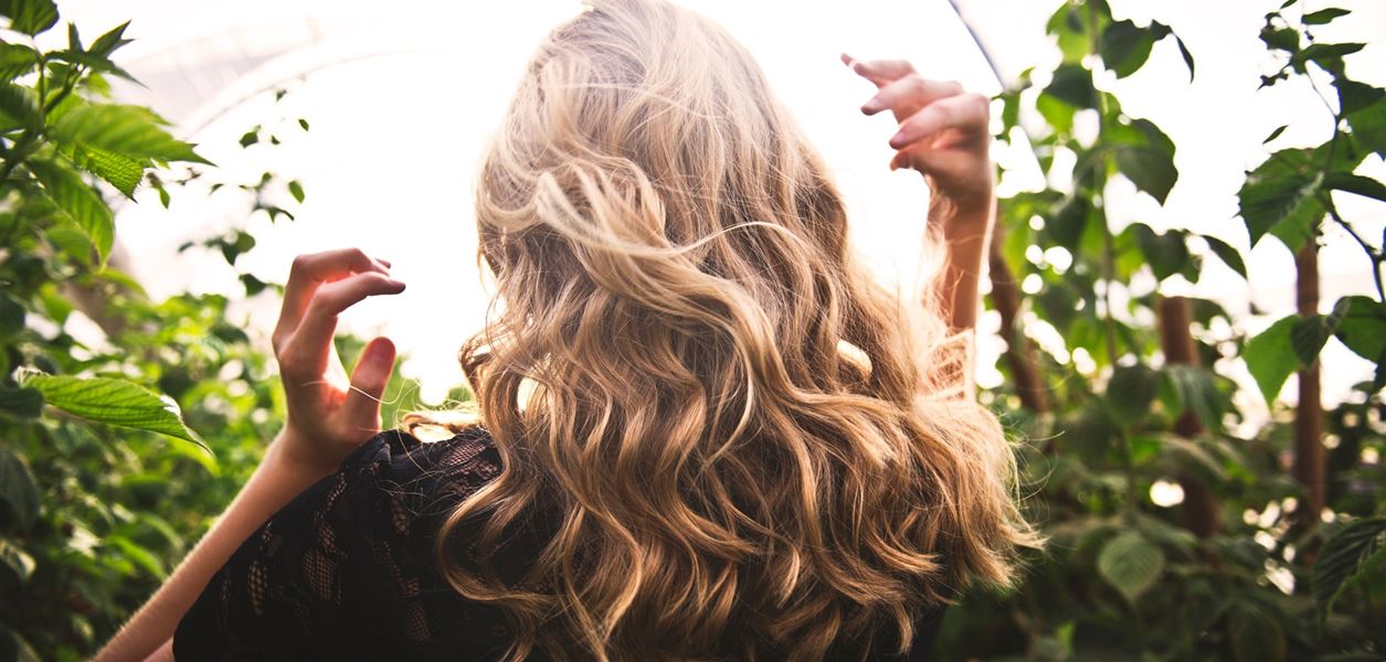 Подбрахме всички звездни тайни за мечтана коса