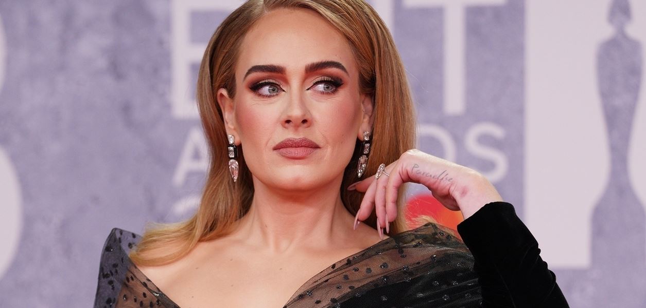 Адел беше голямата звезда на наградите BRIT